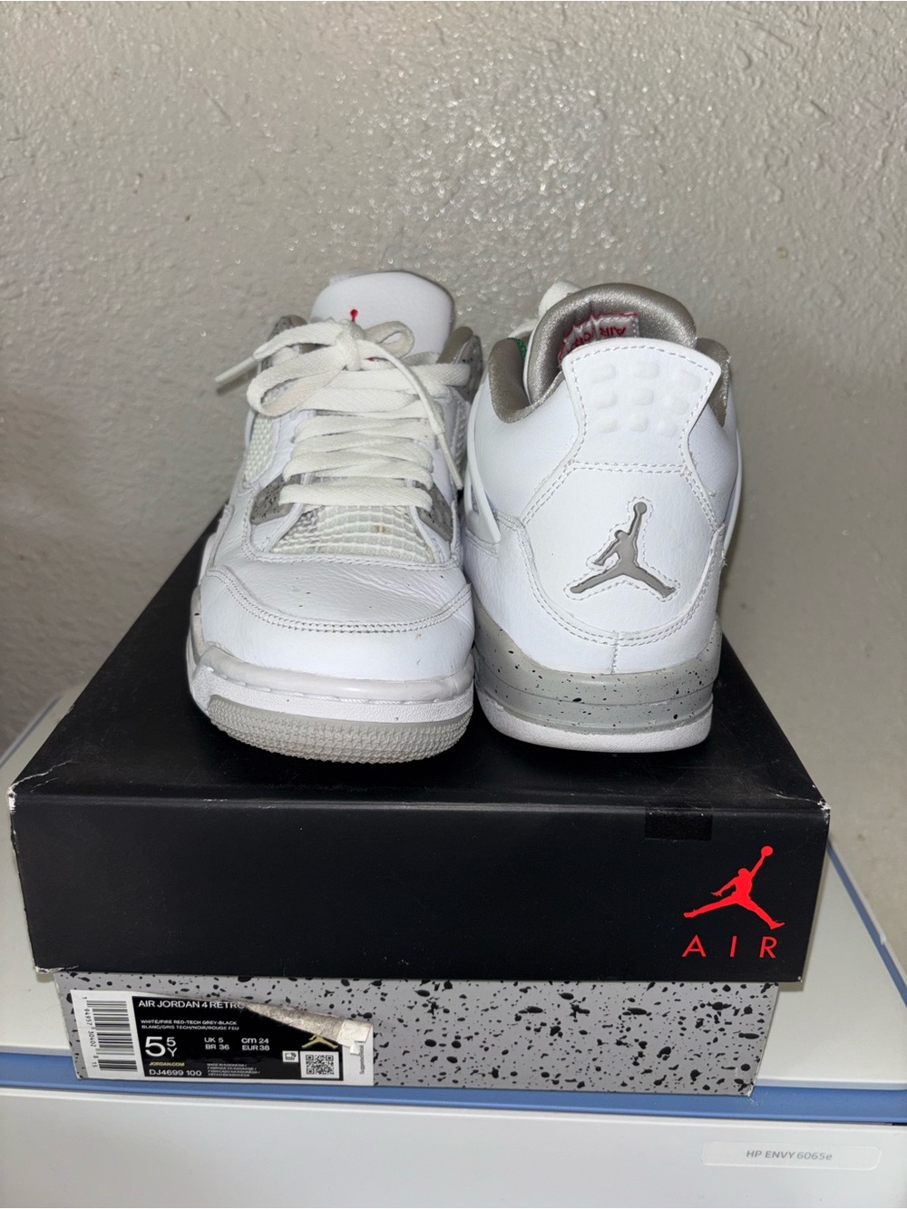 Jordan Men's White/Silver Retro Sneakers